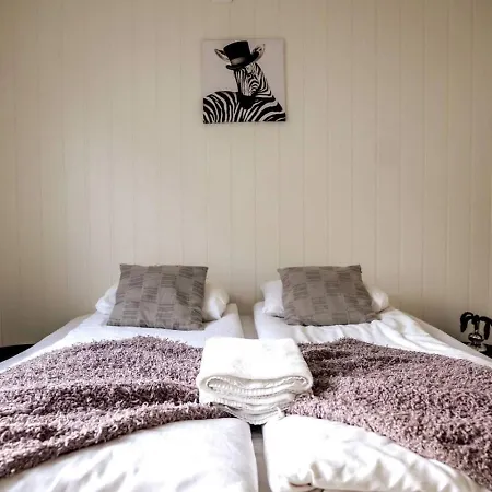 Center Getaway 9 By Berti Appartement *